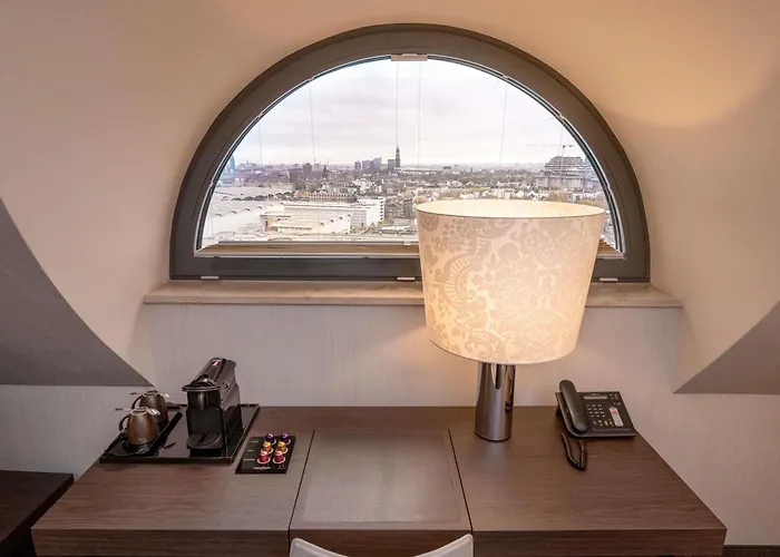 Moevenpick City, Historischer Wasserturm Im Schanzenpark 4*