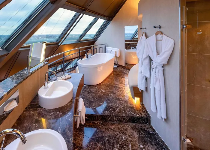 Hotel Moevenpick City, Historischer Wasserturm Im Schanzenpark