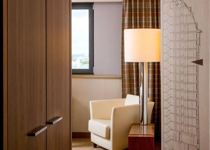 Hotel Moevenpick City, Historischer Wasserturm Im Schanzenpark