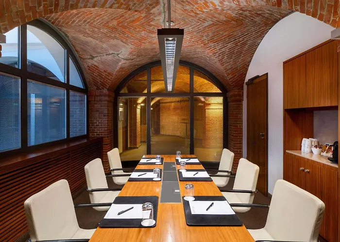 Moevenpick City, Historischer Wasserturm Im Schanzenpark Hotel 4*